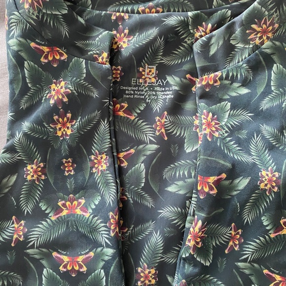 Ellejay One Piece - Picture 2 of 3